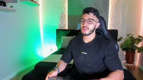 LIAM KLEIN online show from 06/23/26, 11:19