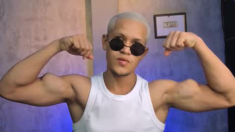 liam_knight online show from 11/12/25, 02:34