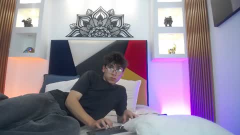 Snapshot of liam_lux chatting on 06/18/26, 08:13 LIAM online show from 06/18/26, 08:13