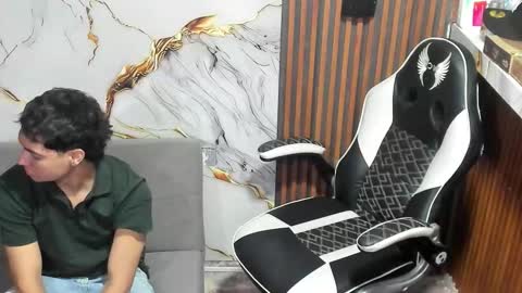 liam_masters online show from 12/18/25, 07:42