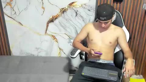 liam_masters online show from 12/19/25, 07:54