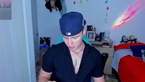 liam online show from 01/10/25, 01:42