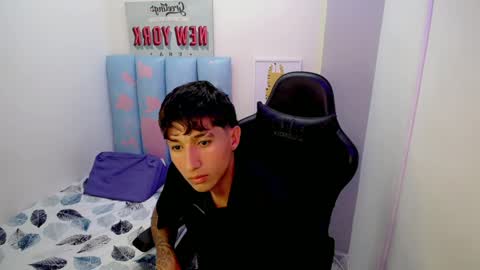 Snapshot of liam_play chatting on 05/08/26, 02:50 LIAM online show from 05/08/26, 02:50