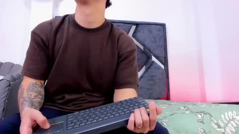 Snapshot of liam_saint chatting on 01/17/26, 12:21 Call me Lian online show from 01/17/26, 12:21