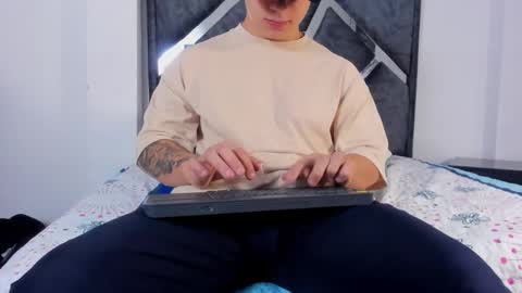 Snapshot of liam_saint chatting on 02/16/26, 12:12 Call me Lian online show from 02/16/26, 12:12