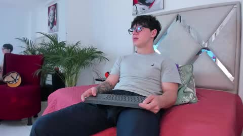 Snapshot of liam_saint chatting on 03/09/26, 01:48 Call me Lian online show from 03/09/26, 01:48