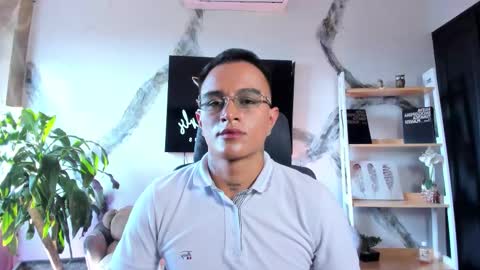 LiamDeep online show from 12/17/25, 08:37