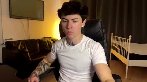 Liam online show from 01/16/26, 02:32