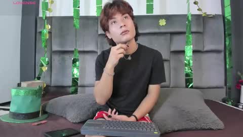 Snapshot of liamgrant_ chatting on 03/17/26, 05:16 LIam online show from 03/17/26, 05:16