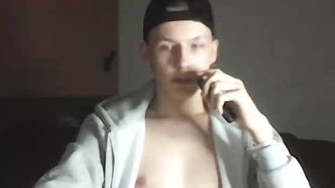 Snapshot of liamkarstag chatting on 10/27/25, 05:39 Liam online show from 10/27/25, 05:39