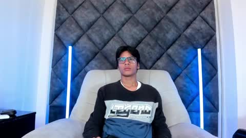 Snapshot of liamkron chatting on 05/13/26, 12:02 Liam twink big dick online show from 05/13/26, 12:02