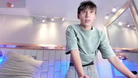 liaml_18_ online show from 11/27/25, 10:01