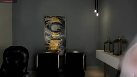 Liam online show from 11/30/25, 03:43