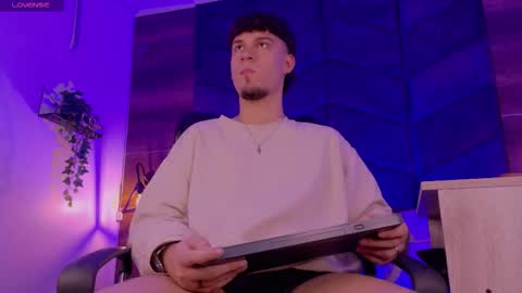 Snapshot of liamthunder05_ chatting on 11/10/25, 02:54 Liam Thunder online show from 11/10/25, 02:54