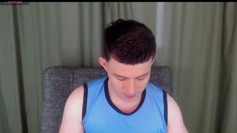 Snapshot of lian_eathan chatting on 10/27/25, 02:32 lian_eathan online show from 10/27/25, 02:32