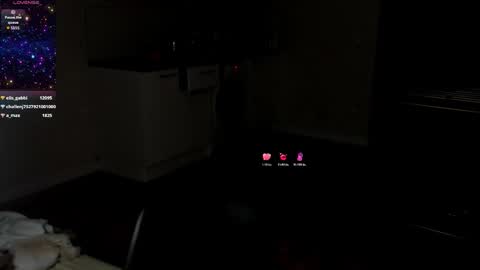 Snapshot of liana_8 chatting on 11/22/25, 04:28 liana_8 online show from 11/22/25, 04:28