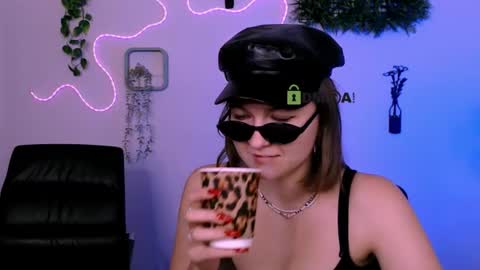 Snapshot of liana_best chatting on 07/28/26, 02:13 Li online show from 07/28/26, 02:13