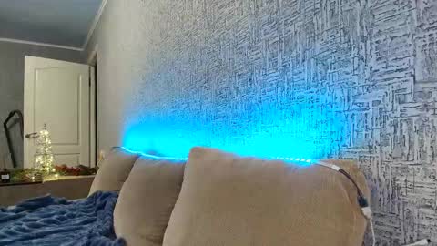 liana_diva online show from 11/28/25, 12:52
