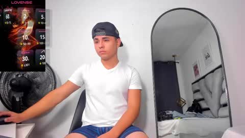lianfox_ online show from 04/27/26, 12:25