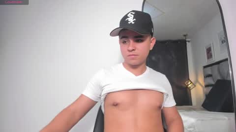 lianfox_ online show from 05/27/26, 03:09