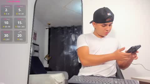lianfox_ online show from 06/13/26, 12:25