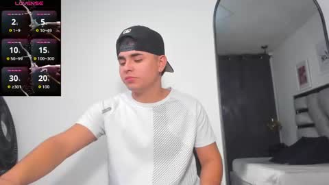 lianfox_ online show from 06/23/26, 12:36