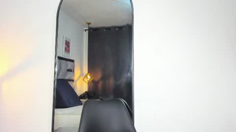 lianfox_ online show from 06/30/26, 01:23