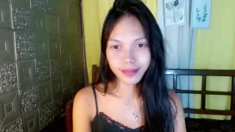 Snapshot of lianne_cum chatting on 05/27/26, 11:24 Ms LIANNE online show from 05/27/26, 11:24