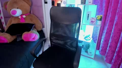 liany_taylor online show from 05/01/26, 03:00