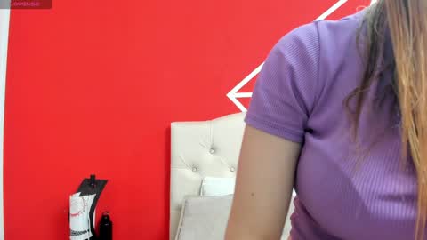 Snapshot of liaroberts1 chatting on 12/27/24, 12:12 Lia Roberts online show from 12/27/24, 12:12