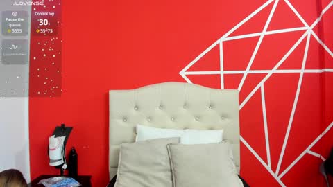 Snapshot of liaroberts1 chatting on 01/08/25, 12:05 Lia Roberts online show from 01/08/25, 12:05