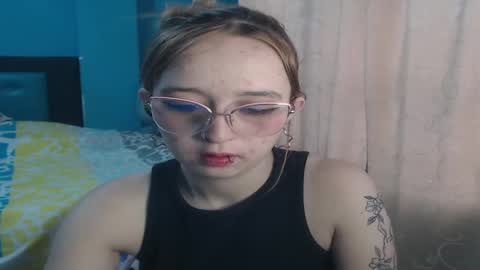 Snapshot of liaroberts1 chatting on 01/24/25, 12:10 Lia Roberts online show from 01/24/25, 12:10