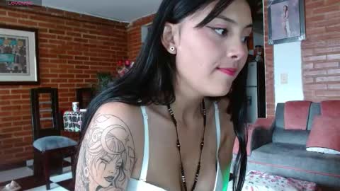 Snapshot of liarouse04 chatting on 02/07/26, 01:04 Liarouse04 online show from 02/07/26, 01:04