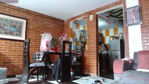 Snapshot of liarouse04 chatting on 03/04/26, 01:17 Liarouse04 online show from 03/04/26, 01:17