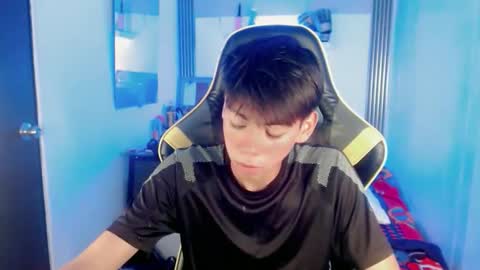 Snapshot of liarr_ chatting on 05/15/26, 10:50 LIAR online show from 05/15/26, 10:50