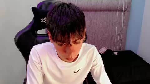 Snapshot of liarr_ chatting on 06/17/26, 11:34 LIAR online show from 06/17/26, 11:34