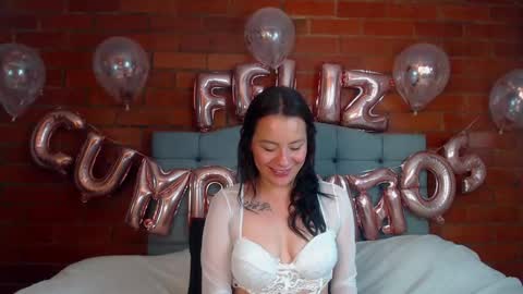 Snapshot of liataylor18 chatting on 12/25/24, 01:20 LIA TAYLOR online show from 12/25/24, 01:20