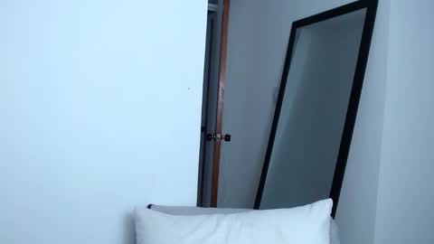 Snapshot of liataylor18 chatting on 02/20/25, 11:54 LIA TAYLOR online show from 02/20/25, 11:54