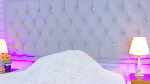 Lia  online show from 05/01/26, 07:29