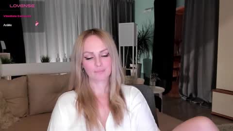 Snapshot of libby_nora chatting on 12/20/24, 06:13 Libby online show from 12/20/24, 06:13