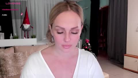 Snapshot of libby_nora chatting on 12/26/24, 03:53 Libby online show from 12/26/24, 03:53