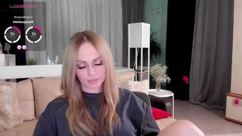 Snapshot of libby_nora chatting on 01/24/25, 03:55 Libby online show from 01/24/25, 03:55
