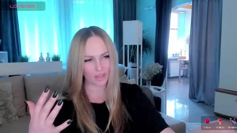 Snapshot of libby_nora chatting on 02/07/25, 12:17 Libby online show from 02/07/25, 12:17