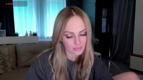 Snapshot of libby_nora chatting on 02/08/25, 12:39 Libby online show from 02/08/25, 12:39