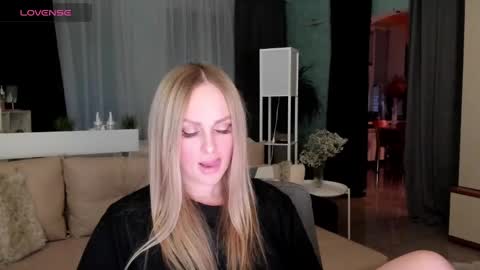 Snapshot of libby_nora chatting on 02/15/25, 03:17 Libby online show from 02/15/25, 03:17