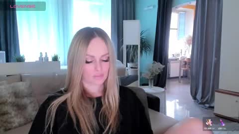 Snapshot of libby_nora chatting on 02/27/25, 12:45 Libby online show from 02/27/25, 12:45