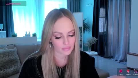 Snapshot of libby_nora chatting on 02/28/25, 12:42 Libby online show from 02/28/25, 12:42