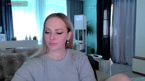 Snapshot of libby_nora chatting on 03/03/25, 09:33 Libby online show from 03/03/25, 09:33