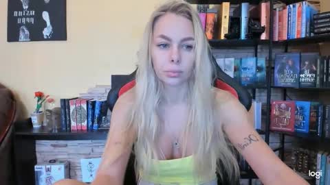 Snapshot of library_girl chatting on 12/04/25, 09:18 Anna online show from 12/04/25, 09:18