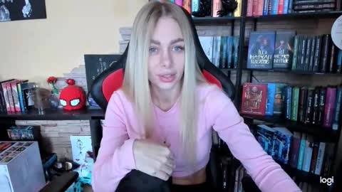 Snapshot of library_girl chatting on 02/11/26, 07:13 Anna online show from 02/11/26, 07:13